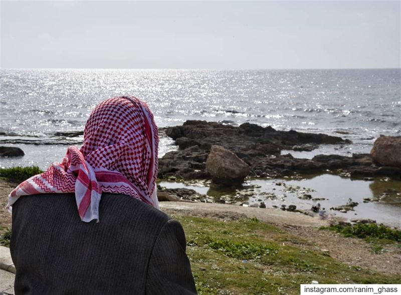 يا ريتو ما كان في مراكب يا ريتو ما كان في سفر!............. (Tyre, Lebanon)