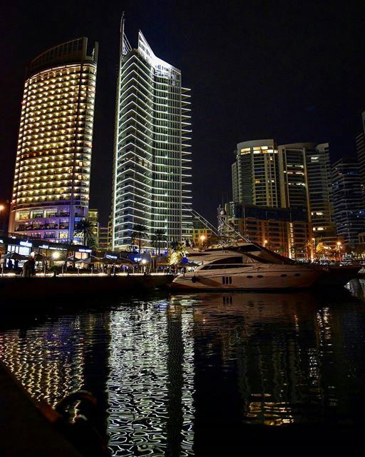 يا ستَّ الدنيا يا بيروت..يا حيثُ الوعدُ الأوّل.. والحبُّ الأولBy @tonifre (Zeitouna Bay, Beirut , Lebanon)