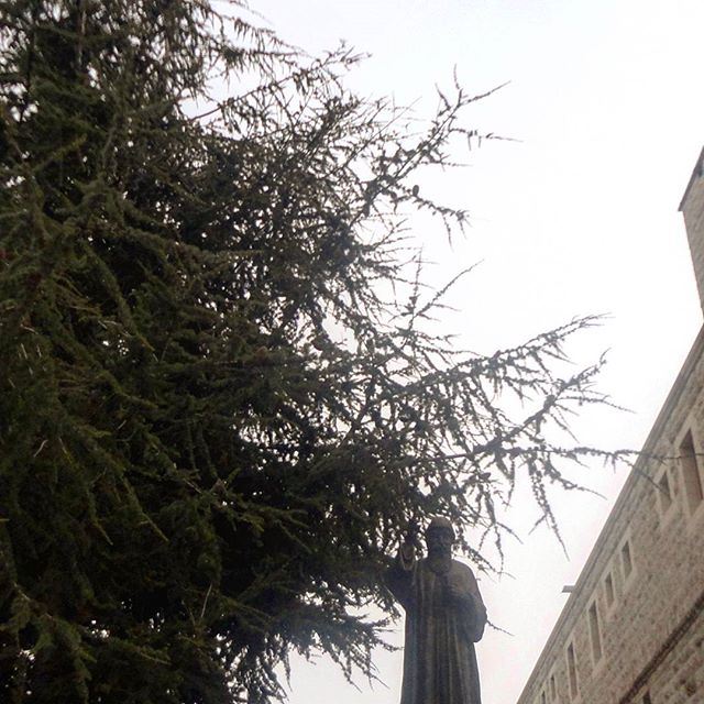 يا شربل صلي عنا (Annaya-mar charbel)