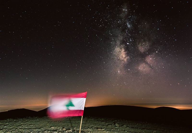 يا قطعة سما🇱🇧🌌🇱🇧..... lebanon independenceday proud flag... (Qornet es Saouda)