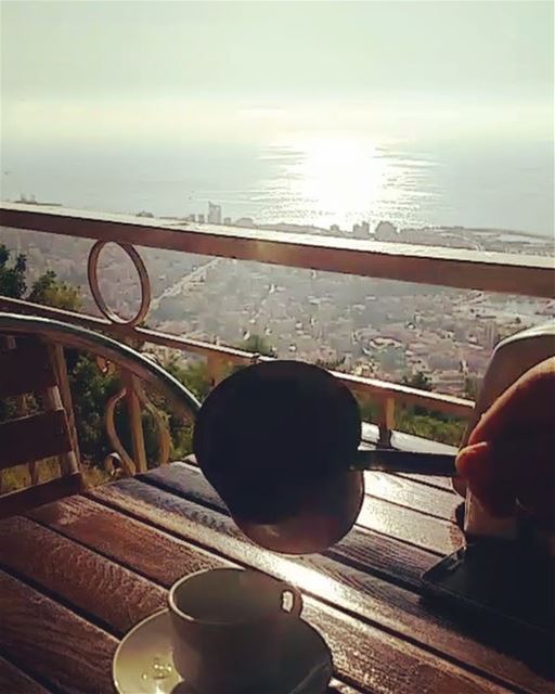 يا  قهوتيلا تَهتَمي في إيقَاعِ الوَقتِ وأسمَاء السنَواتْأنتِ قهوة تَبقَى... (Harîssa, Mont-Liban, Lebanon)
