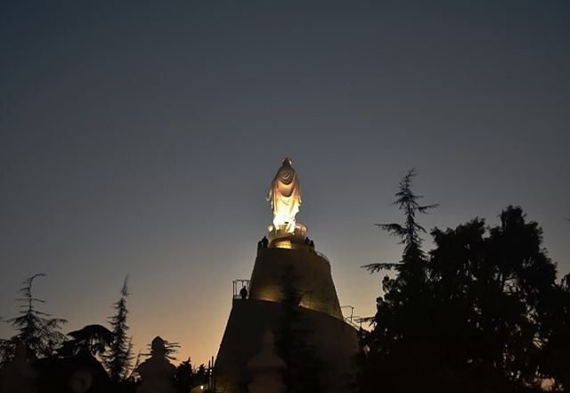 يا نجمة الصبح شعّي في معابدنا، ونوّري عقلنا والسمع والبصر ✨🙏✨... (The Lady of Lebanon - Harissa)