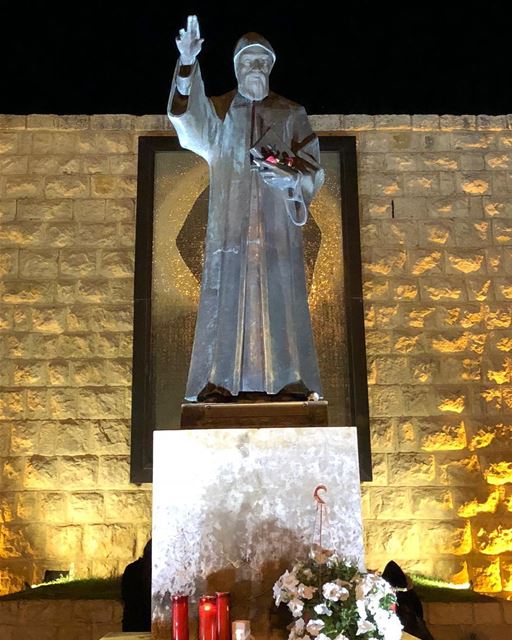  ياشربل_صلي_عنا stcharbelannaya happystcharbel’sday blessedsunday🙏... (Annâya, Mont-Liban, Lebanon)