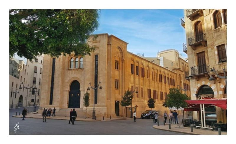 ᴀ ʙᴇᴀᴜᴛɪғᴜʟ ʙᴜɪʟᴅɪɴɢ ʜᴏsᴛɪɴɢ ᴜɢʟʏ sᴘɪʀɪᴛs.. ᴠᴏᴛᴇ ᴡɪsᴇʟʏ, ʟᴇʙᴀɴᴏɴ! 🇱🇧 (Parliament of Lebanon)