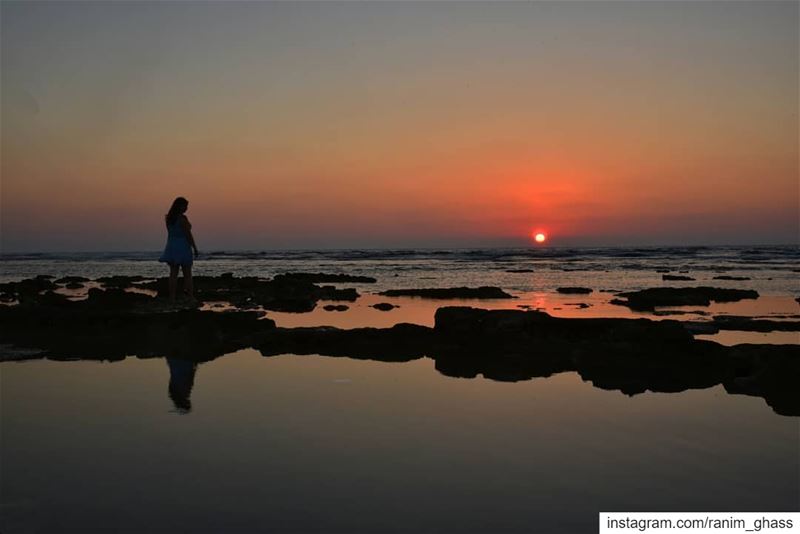 ᵐᵉᵉᵗ ᵐᵉ ʷʰᵉʳᵉ ᵗʰᵉ ˢᵘᶰ ᵐᵉᵉᵗˢ ᵗʰᵉ ˢᵉᵃ 🌅......... lebsunset ... (Somewhereinlebanon)