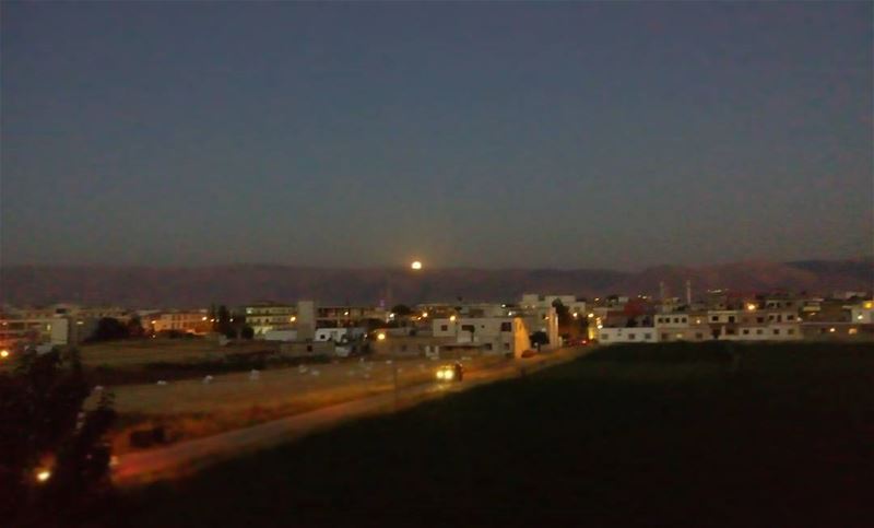  シAweSomeNesSツ   myshot  moon  sky   photographer photography beqaa ... (El Marj, Béqaa, Lebanon)