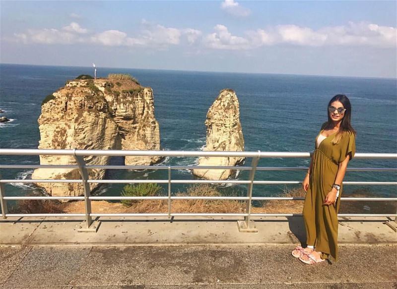 🇨🇦——>🇱🇧❤️📸 @christadaher  lebanese lebaneseandproud independenceday... (Raouche Rock , Beirut , Lebanon)