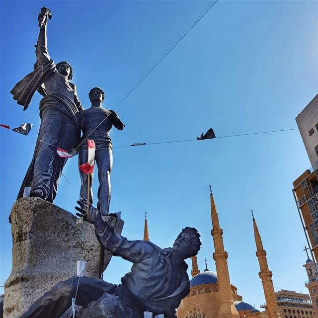 🇷🇺⬇️ God bless Lebanese Army in its fight against evil. Our prayers and... (Martyrs' Square, Beirut)