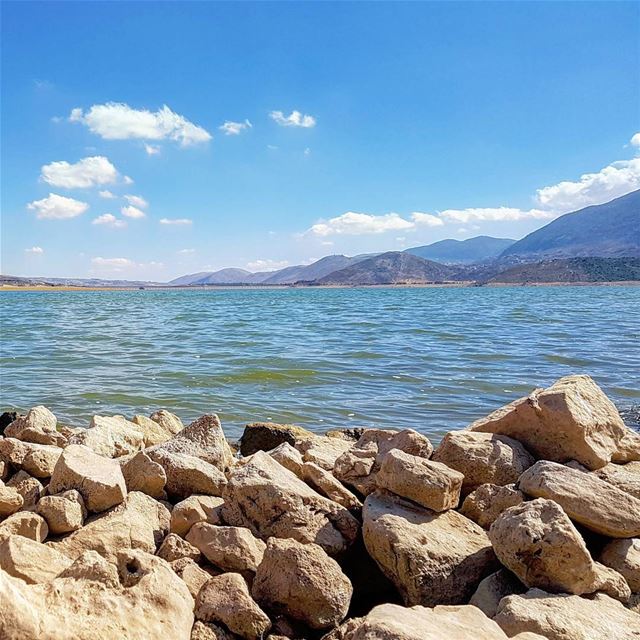 🏞️🚗🚶🎶🌞 lake  hills  stones  summer  bekaa  qaraoun  livelovebekaa ... (القرعون - البقاع الغربي)