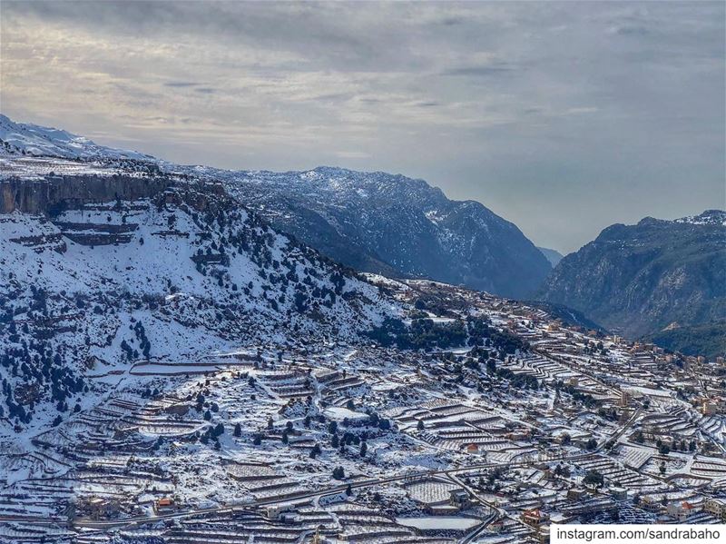 ❄️ ......... lebanon  majdelakoura  byblos  roadtrip  snow ... (Majdel el-Aqoura)