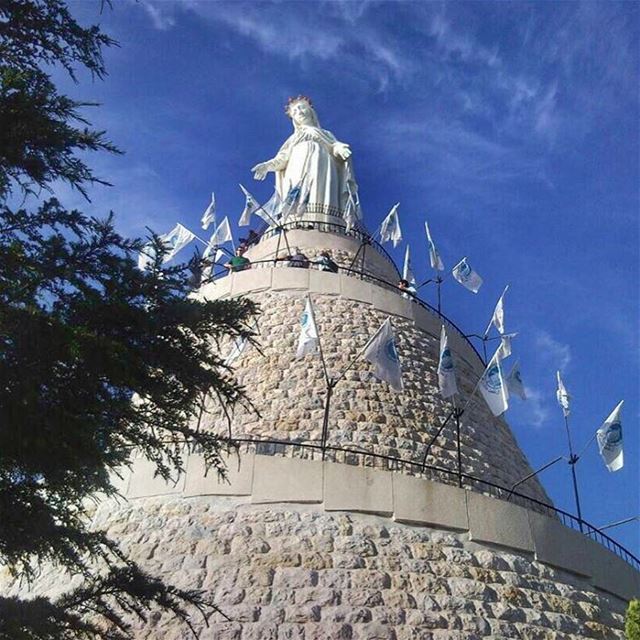 🇷🇺⬇️ May is the Month of Saint Mary in Lebanon when the Harissa statue... (Our Lady of Lebanon Harissa)