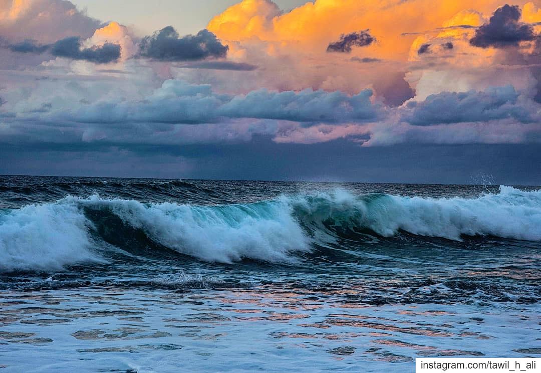 🌊☁️ seascape  sea  waves  winter  cloudy  sunsetlovers  storm ... (الناقورة / Al Naqoura)