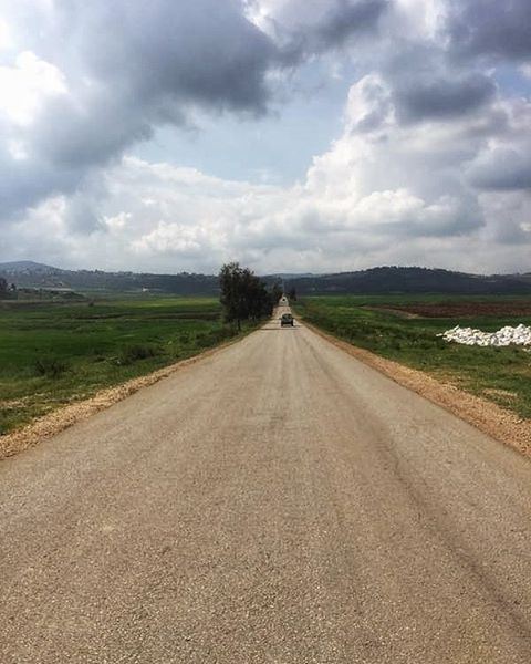 🏞️  tb  road  sunny  sunlight  spring  warmth  nature  green ... (Lebanon - Israel Border)