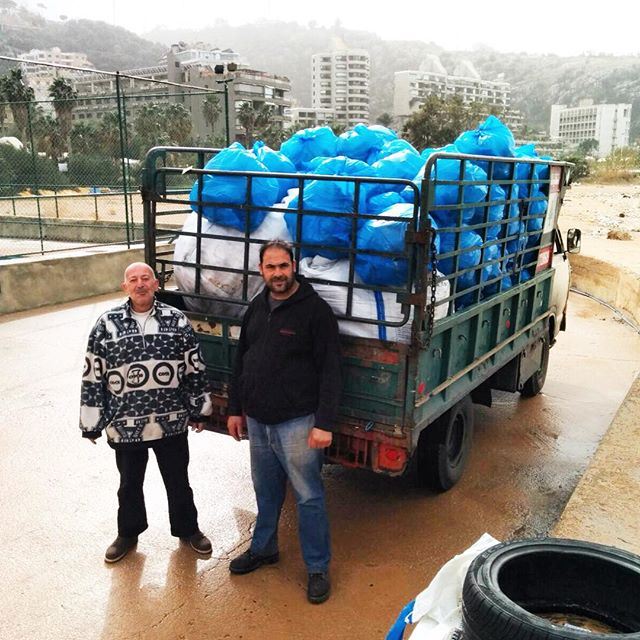 ♻️ That's a full load of plastic saved from the sea this weekend - just in time before the big storm! We've loaded up and it's off to get recycled! Thanks to the clean up efforts by @recyclelebanon @womenuprising ggril  (Residence de La Mer)