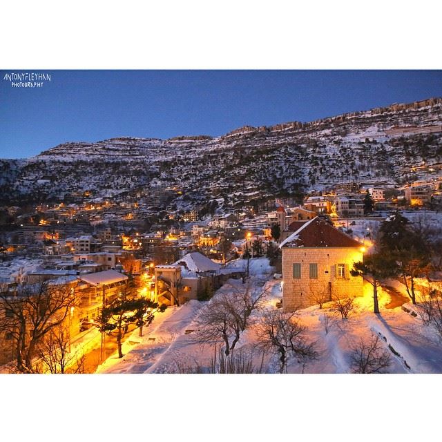 ❄️❄️🔺🔻🔺  natgeolandscape  nature  natureaddict  Awesomeearth ... (Baskinta, Lebanon)