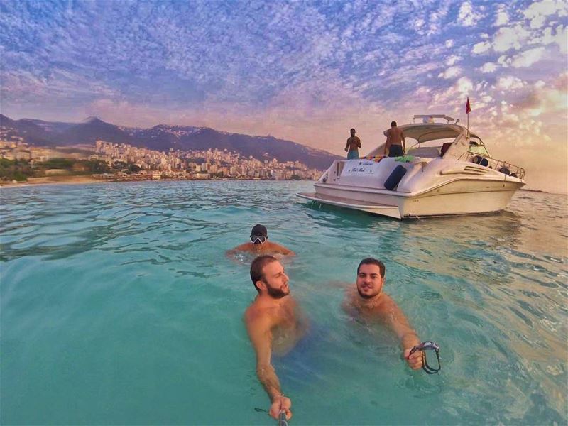 🏊🛥️🌤️