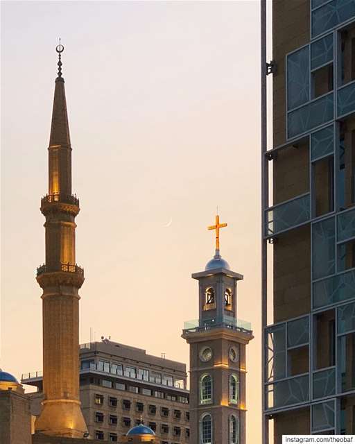 ｃｏｅｘｉｓｔｅｎｃｅ 🇱🇧  لبنان_ينتفض  ثورة_لبنان  لبنان  lebanon  wearelebanon... (Martyrs' Square, Beirut)