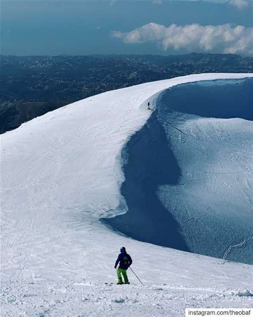 Ｔｈｅ　ｅｄｇｅ ...... ski  offpiste  offpisteskiing  lebanon  skiislife ... (Mzaar Ski Resort Kfardebian)